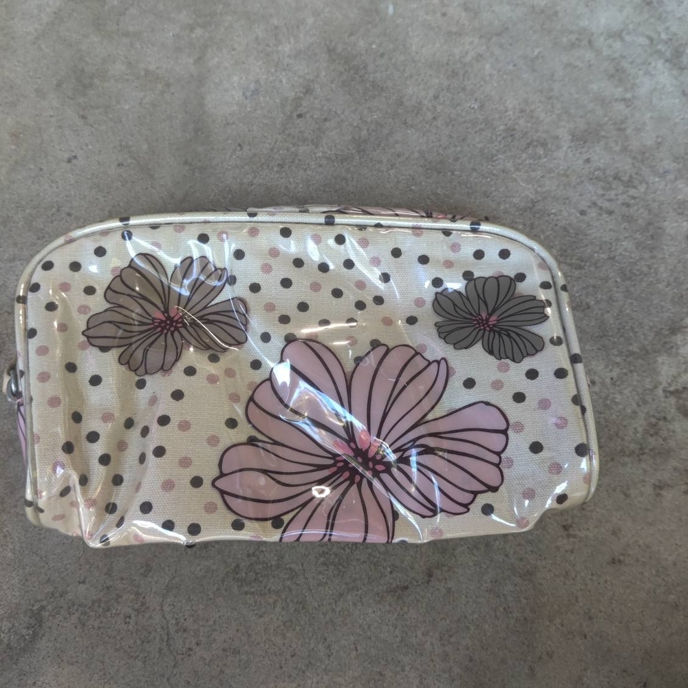 Victoria's Secret 2000s Floral Pink Cosmetic Pouch for Women